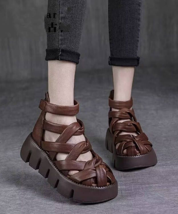 2024 Sommer Neue schwarze ausgehöhlte römische Sandalen AP1043