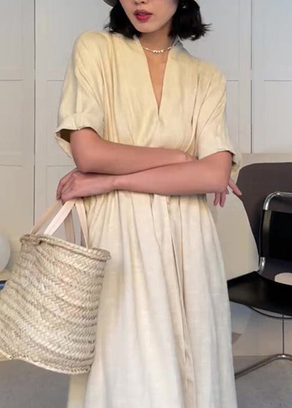 Modernes Sommerkleid aus Baumwolle in Beige mit V-Ausschnitt und Taschen 