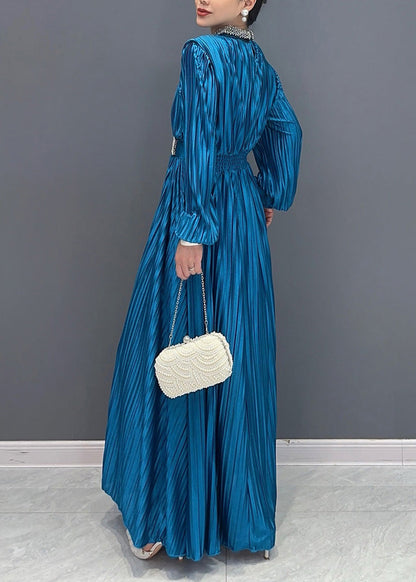 Robe longue froissée à col en V bleu élégant à manches longues AO1037 