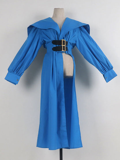 Robe longue noire plissée asymétrique à revers et ceinture moderne 