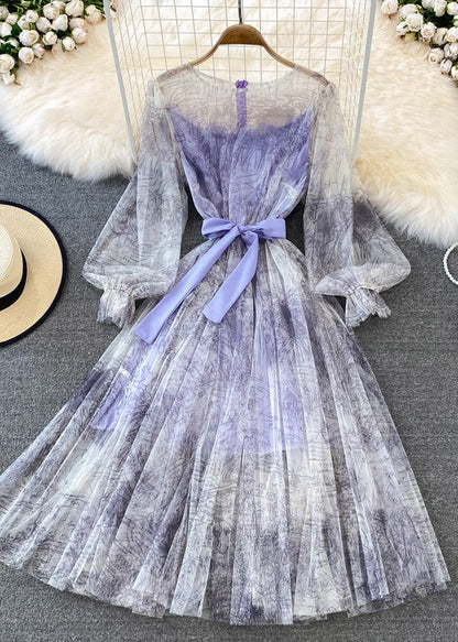 Robe longue violette en tulle à col rond et manches bouffantes AJ1038 