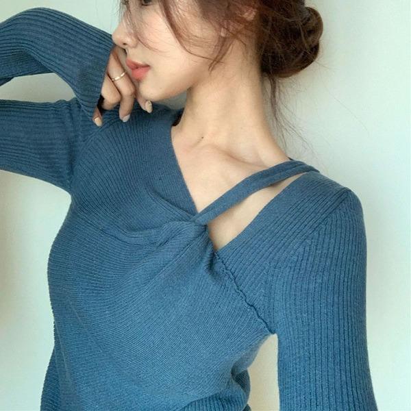 Stylish Blue V Neck Slanted Collar Long Sleeve Knit Top TW016