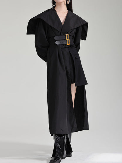 Robe longue noire plissée asymétrique à revers et ceinture moderne 