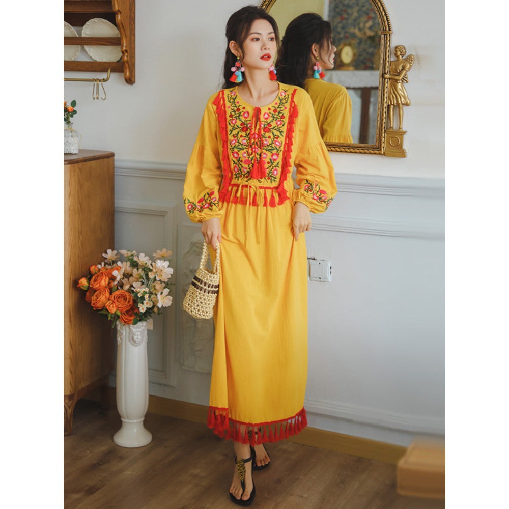 Retro White V-neck Lacing Embroidery Tassel Hem Long Puff Sleeve Dress AR1015