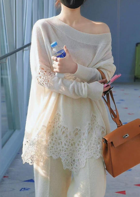 Pull en laine beige à épaules dénudées et patchwork de dentelle, collection automne RV027