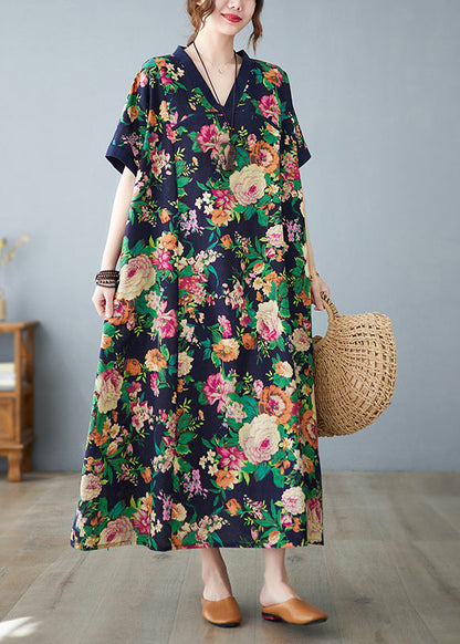 Marineblaues Baumwoll-Sommerkleid mit Kunstdruck in Übergröße