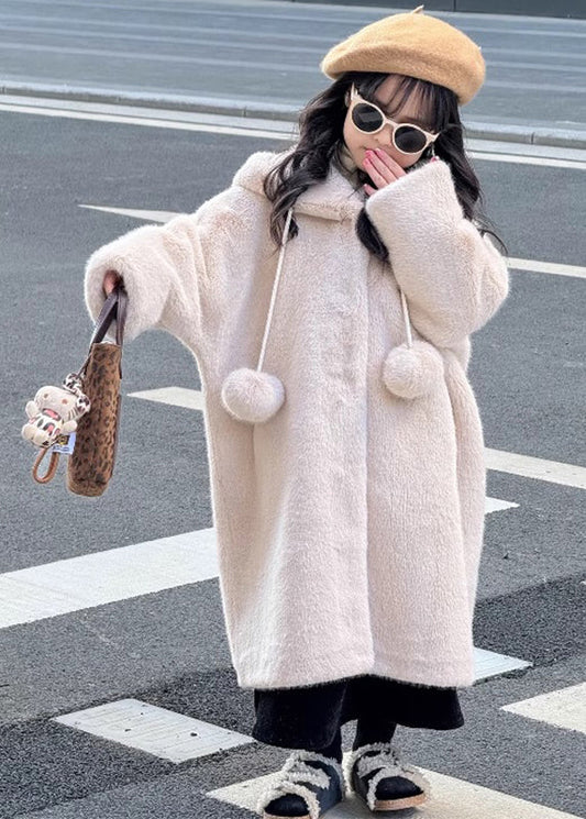 Schöne Apricot Fuzzy Ball dekoriert Mädchen Nerz Samt Hoodies lange Mäntel Winter TG021