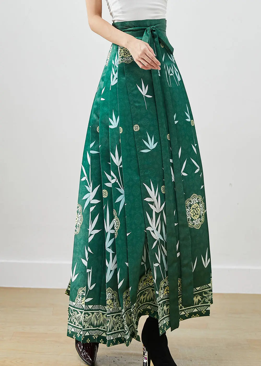 Beautiful Green Bamboo Leaf Print Exra Large Hem Silk Pleated Skirts Fall Ada Fashion