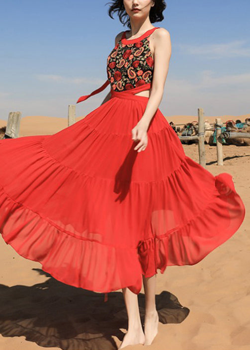 Wunderschönes, langes, ärmelloses Chiffonkleid in Rot mit Spitzenstickerei