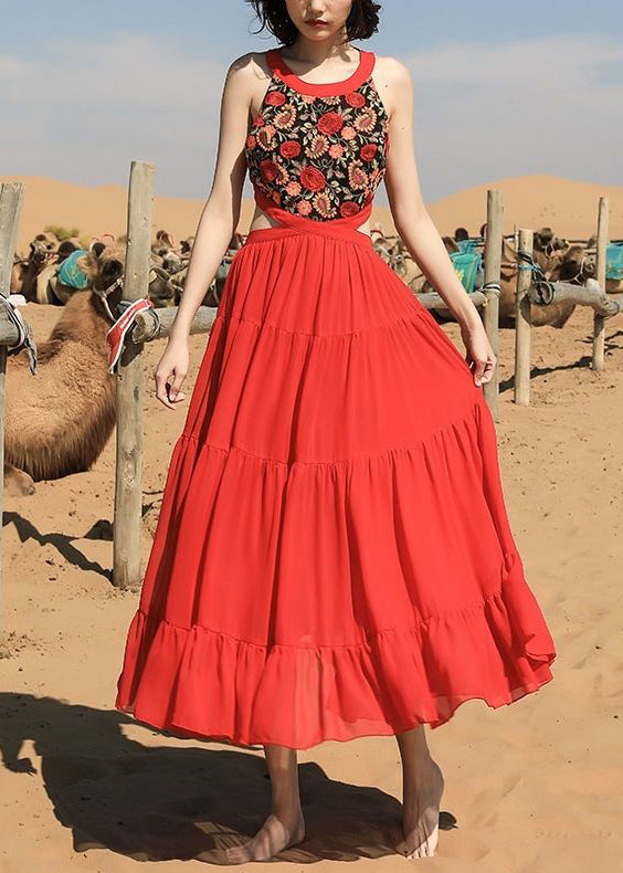 Wunderschönes, langes, ärmelloses Chiffonkleid in Rot mit Spitzenstickerei