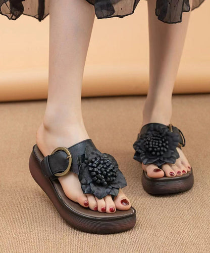 Sandales compensées en cuir de vachette faites à la main à motif floral marron Cameo OI071