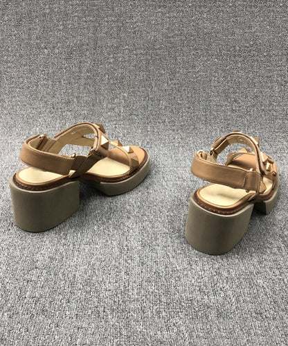 Sandales en cuir de vachette épais à rivets Camel chic RT1029