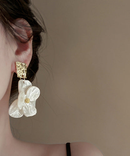 Chic White Acrylic Floral Drop Earrings WZ015