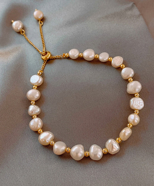 Schickes weißes Legierungsperlen-Quasten-Charm-Armband ET013