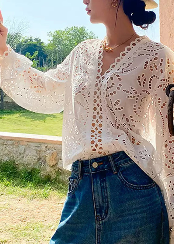 Chemise d'été brodée ajourée à col en V chic et blanche
