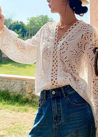 Chemise d'été brodée ajourée à col en V chic et blanche