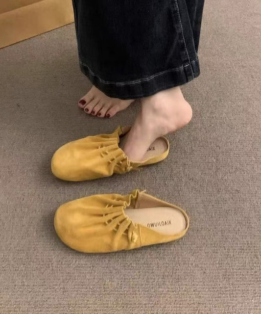 Sandales à enfiler chics en daim jaune froissé