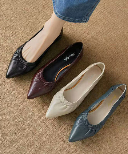 Chaussures plates élégantes pour femmes en cuir de vachette noir à bout pointu AP1024