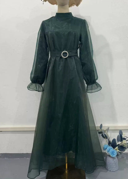 Robe longue en tulle à col montant et demi-manches verte élégante pour l'automne QL031