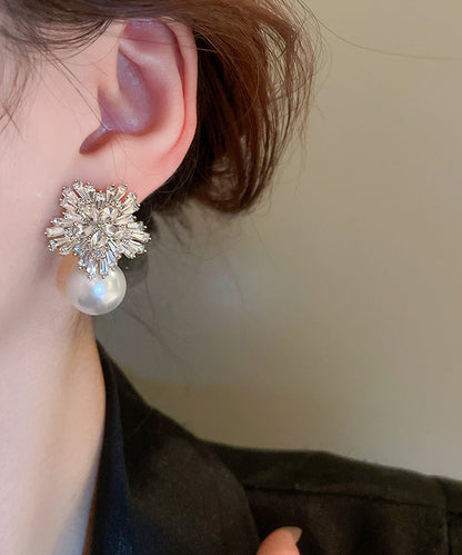 Boucles d'oreilles à tige en alliage blanc avec perles de zircon et flocon de neige WI009