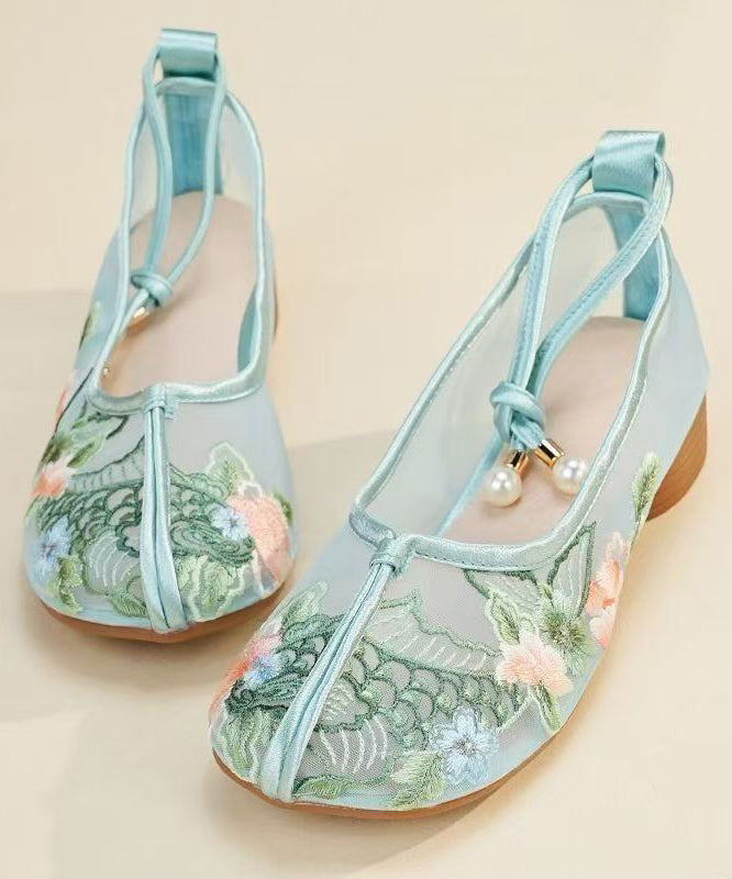 Bequeme, atmungsaktive flache Schuhe aus besticktem Mesh in Grün