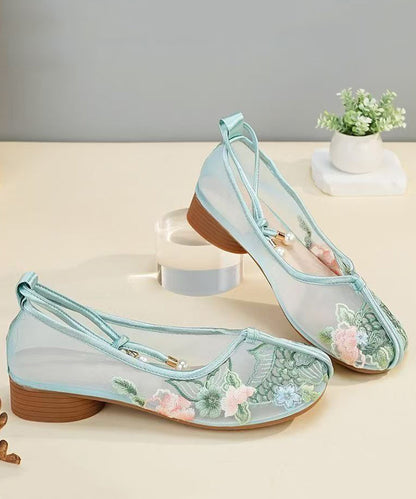 Bequeme, atmungsaktive flache Schuhe aus besticktem Mesh in Grün