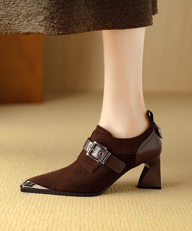 Elegante, klobige High Heels aus braunem Wildleder mit spitzer Spitze RX010