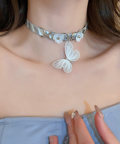 Collier ras du cou élégant en cuir blanc avec patchwork de zircons et papillons PO059