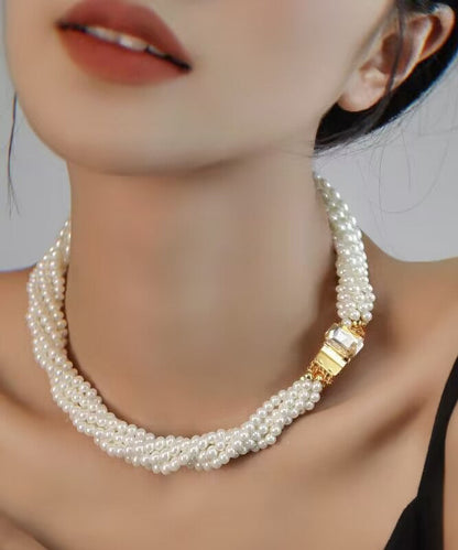 Collier élégant en alliage blanc avec perles multicouches de princesse QU024