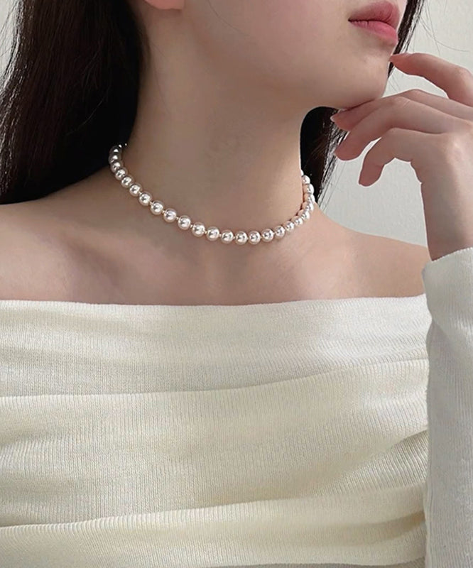 Elegantes weißes Kupferlegierung Perlenquasten-Charm-Armband und abgestufte Perlenkette Zweiteiliges Set YU014
