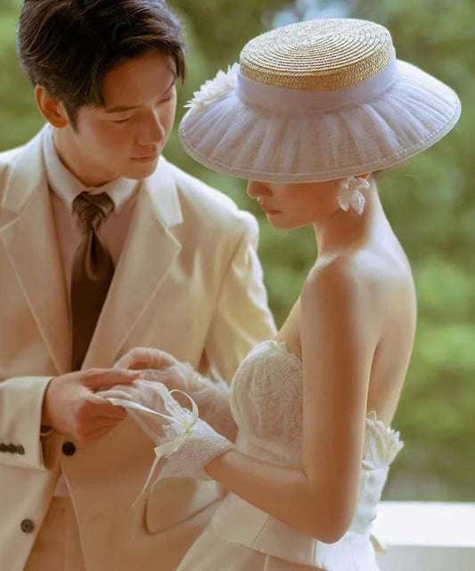 Chapeau cloche en paille tissée froissée en tulle beige