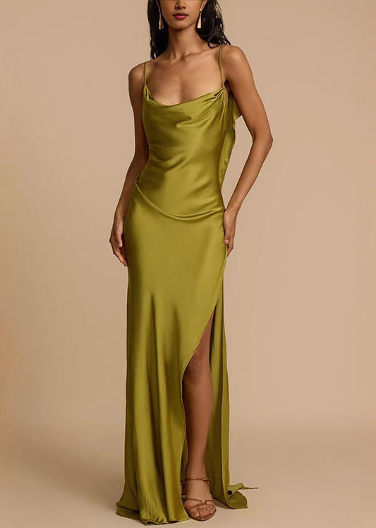 Robe d'été en soie à dos nu et camisole verte ouverte sur le côté