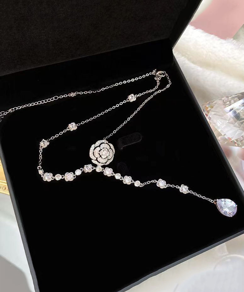 Collier avec pendentif en argent sterling et zircon rose en soie tendance KX1034