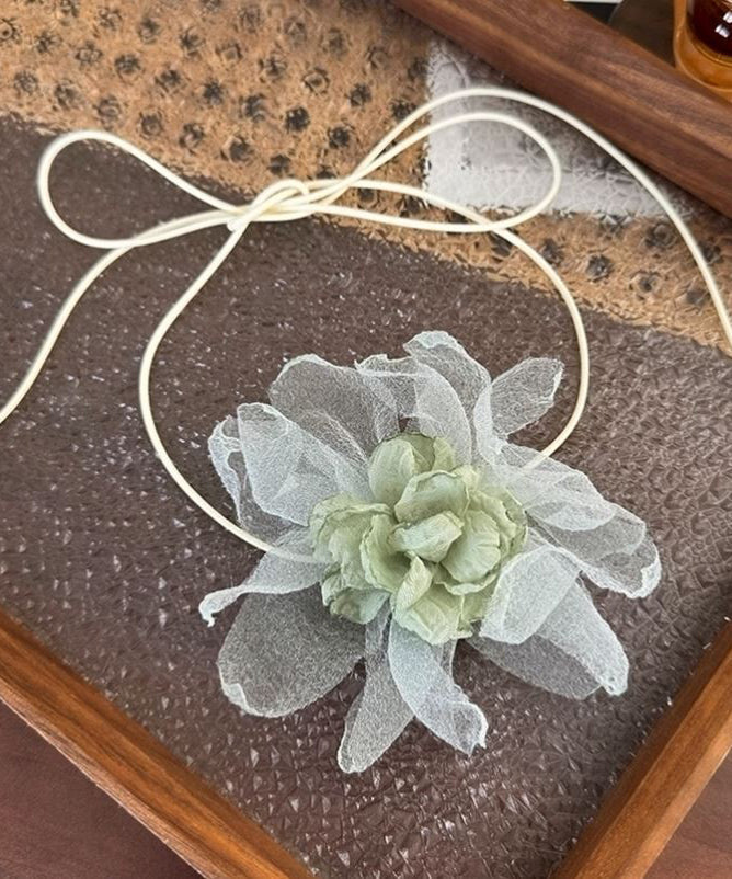 Collier ras du cou en tulle vert fin à fleurs YU004