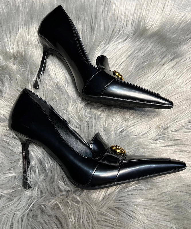 Feine spitze hohe schwarze Zehenspleiß-Stilettos aus Schaffell