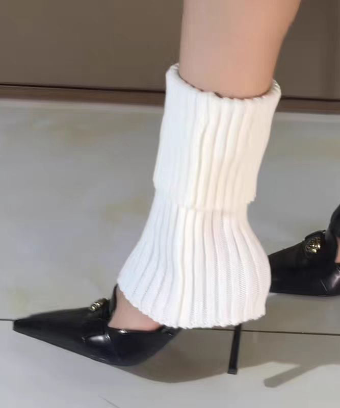 Escarpins à talons aiguilles fins et pointus en peau de mouton noire