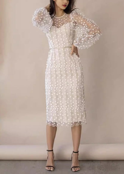 Robe en tulle brodé blanc fin à manches lanterne QR012