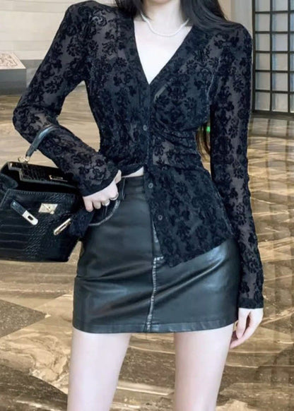 Beflocktes Top, tailliert, Frühling, V-Ausschnitt, schwarze Spitze