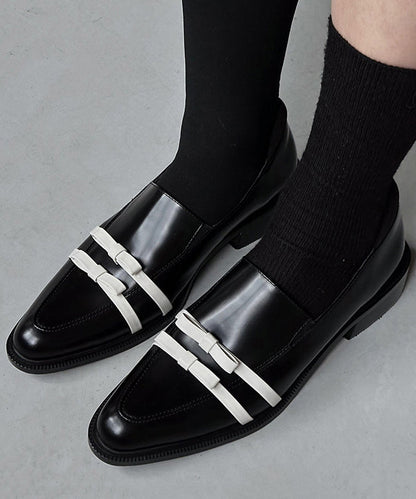 Bout pointu et nœud ajusté en cuir de vachette noir épais