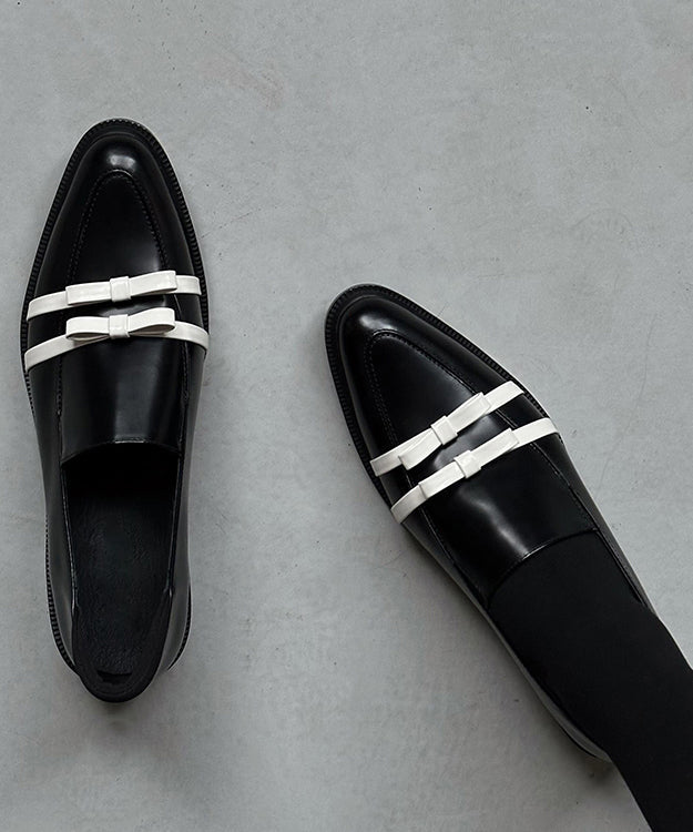 Bout pointu et nœud ajusté en cuir de vachette noir épais