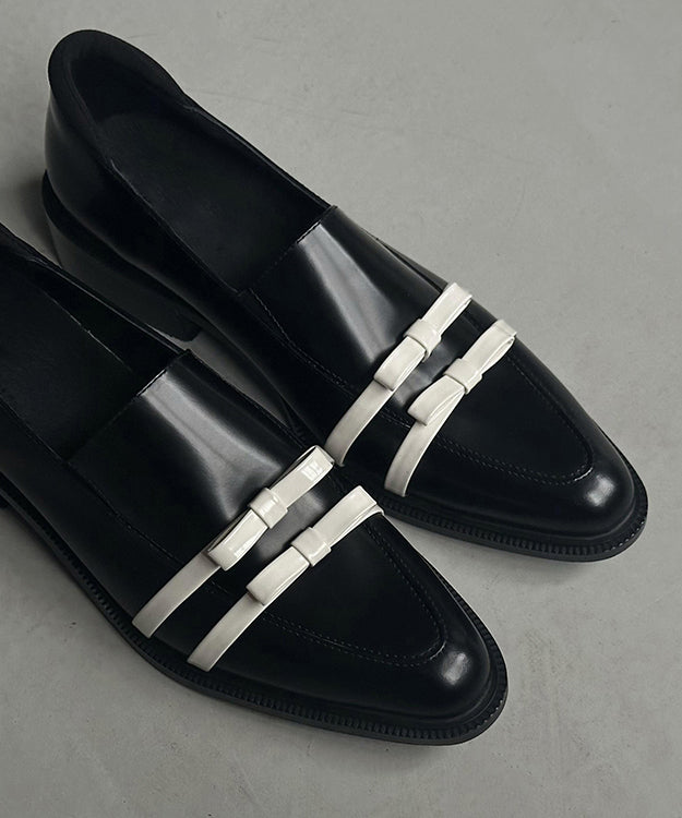 Bout pointu et nœud ajusté en cuir de vachette noir épais