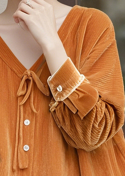 Figurbetontes, orangefarbenes Seidenvelourshemd mit V-Ausschnitt und Schnürung, Herbst WN012