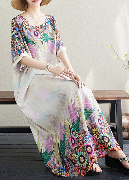 Weißes, bedrucktes, tailliertes Sommerkleid mit Baumwollärmeln und Fledermausärmeln