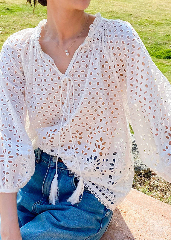 Chemise en coton beige printanière à col français et manches longues