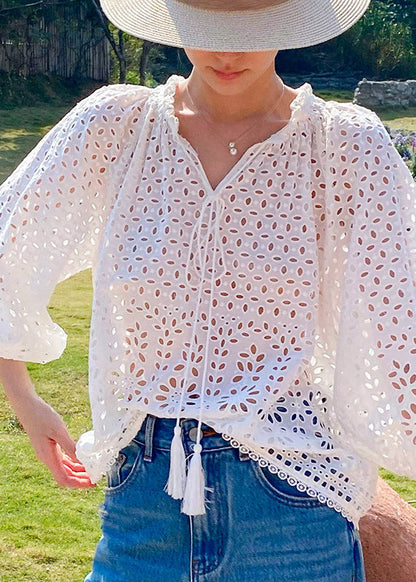 Chemise en coton beige printanière à col français et manches longues