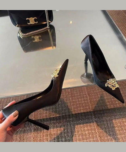 Escarpins à talons hauts et bout pointu en cuir français noir