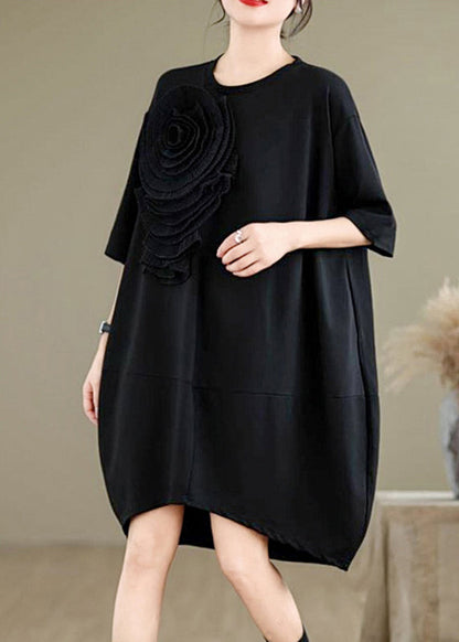 Robe longue froissée à fleurs noire à col rond pour l'été UU036