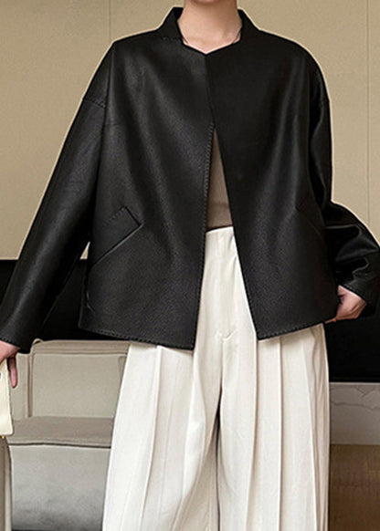 Manteaux à poches françaises et ceintures en similicuir noir