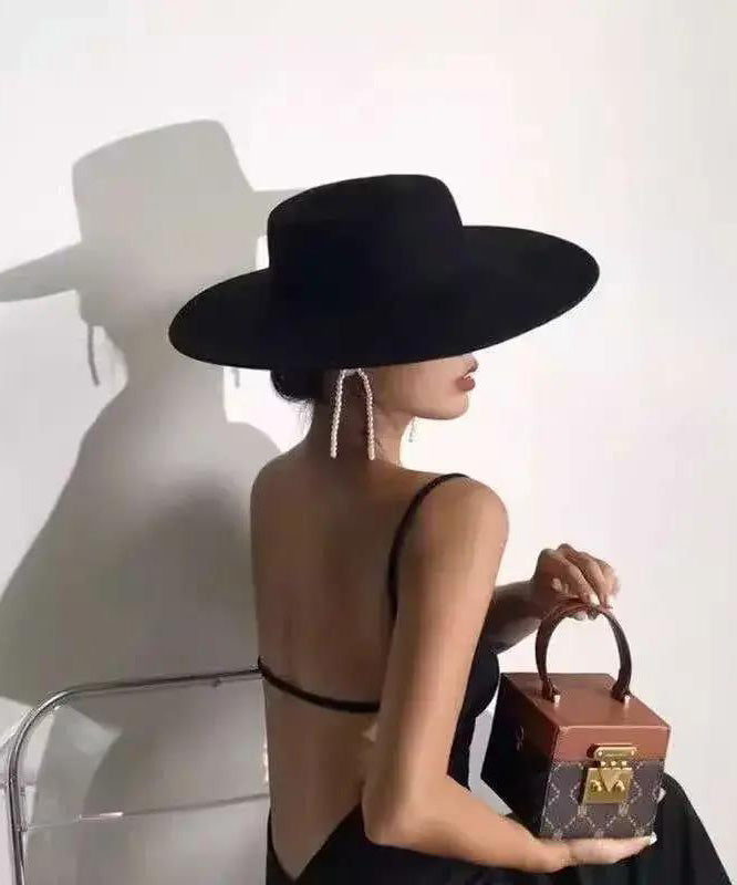 Großer, vielseitiger Jazzhut aus schwarzer Wolle mit französischer Krempe