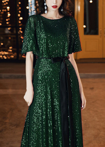 Robe de vacances en soie à paillettes vert noir français avec ceinture nouée à la taille pour l'été YY019